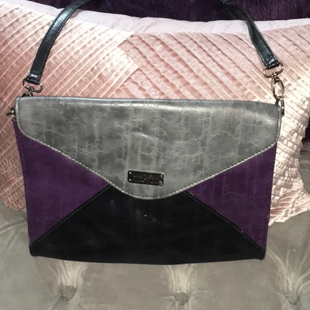 Kenneth Cole Reaction tablet bag